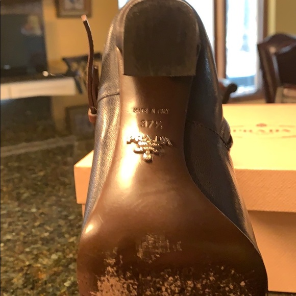 Prada boots - Picture 5 of 7